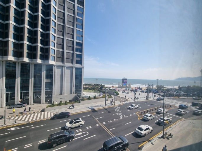 해운대 해수욕장 입구 상가 매매