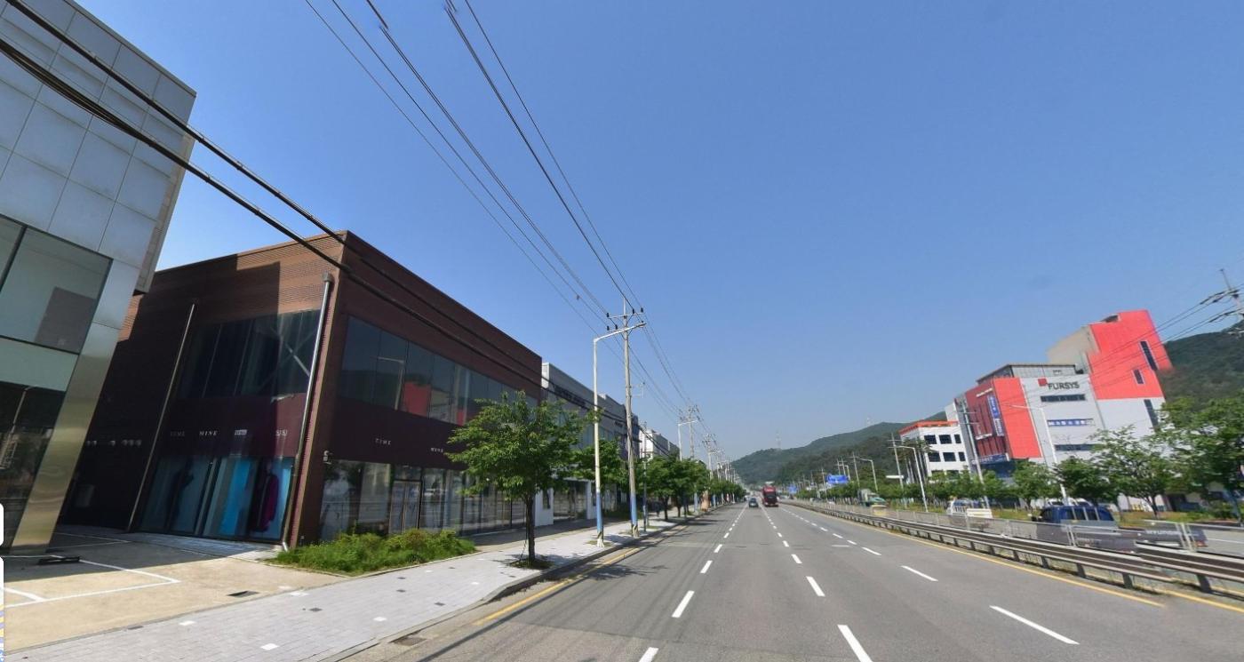 화전동 큰 대로변 대지 600평 넘는 상가 건물입니다(신축 가능)